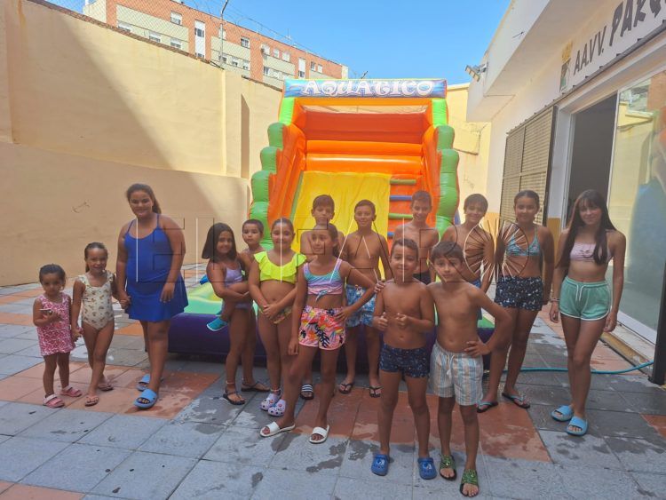 fiesta-espuma-barriada-parques-ceuta-1