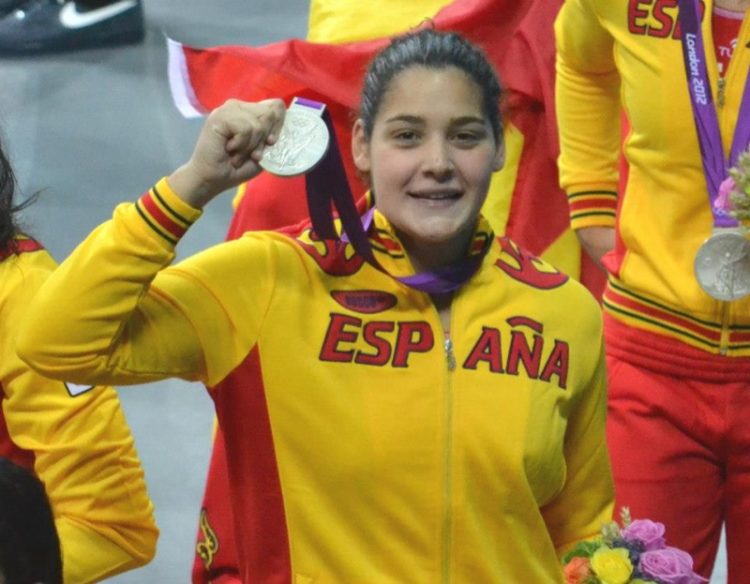 lorena-miranda-ejemplo-olimpico-unica-mujer-ceuti-medalla-014