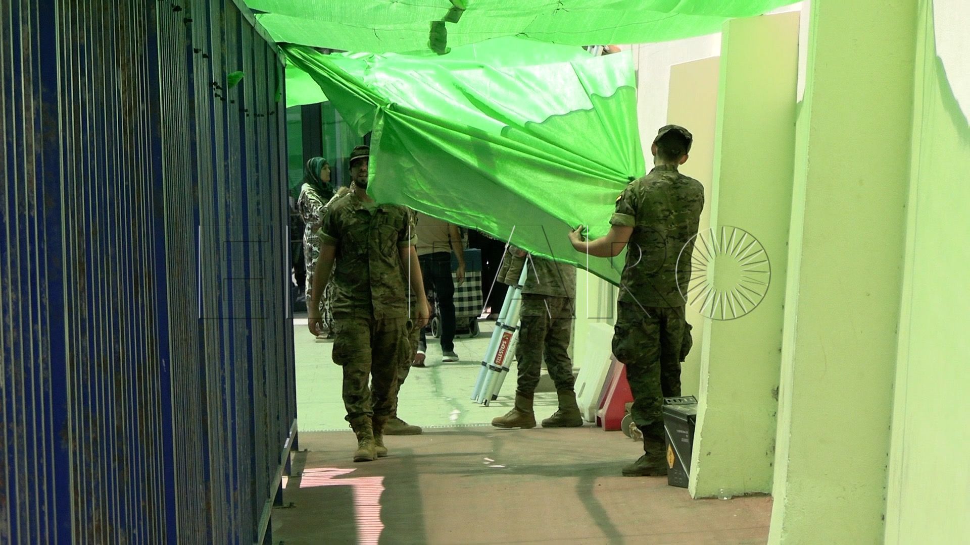 militares-comandancia-colocan-toldos-frontera-dar-sombra-colas-2