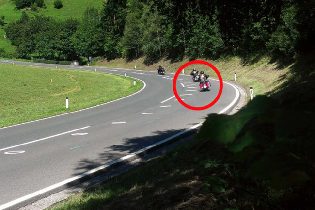 motorista-circulos-carretera-curvas-seguridad