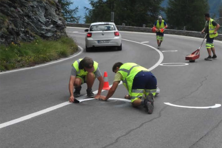 motorista-circulos-carretera-curvas-seguridad