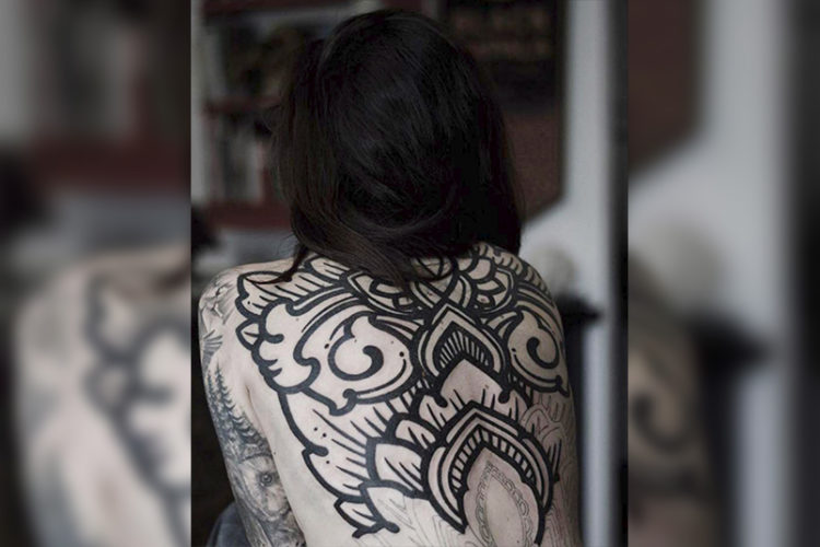 papel-tatuaje-mujeres-machismo-ugr-julia-perez-amigo