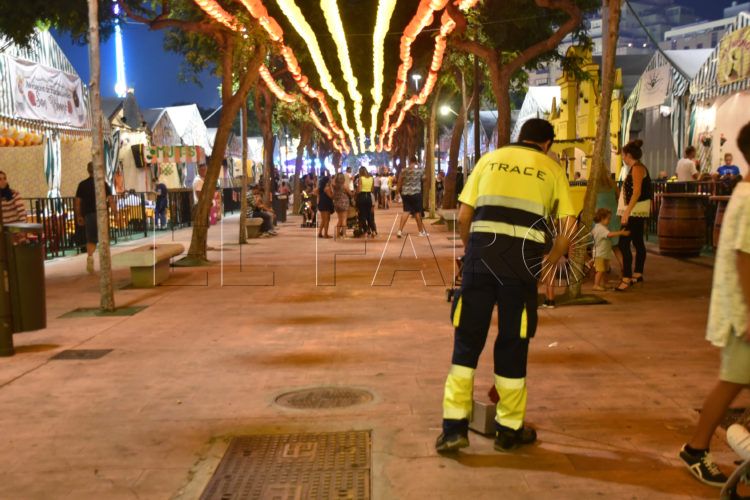 trabajador-trace-limpieza-feria