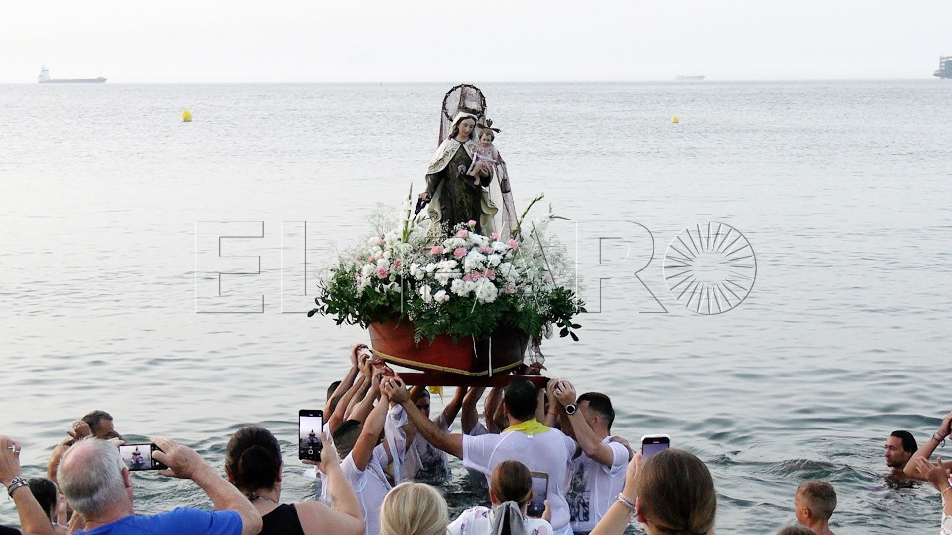 virgen-carmen-puerto-benitez-arropada-barrio