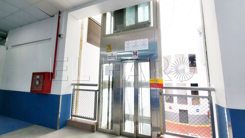comienza-reparacion-averia-ascensor-mercado-central-003