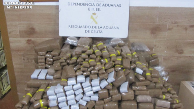 guardia-civil-golpea-narco-detenido-kilos-hachis-003