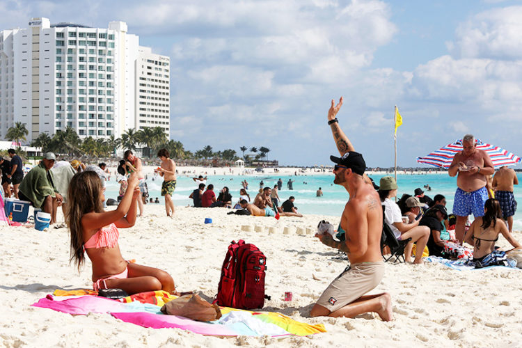 orinar-mar-topless-poner-musica-multas-sorprendentes-playas