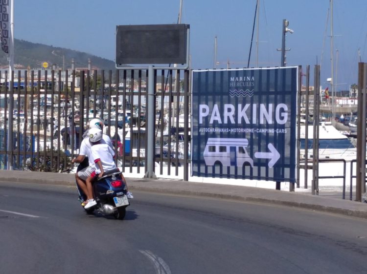 aparcamiento-autocaravanas-puerto-deportivo-6