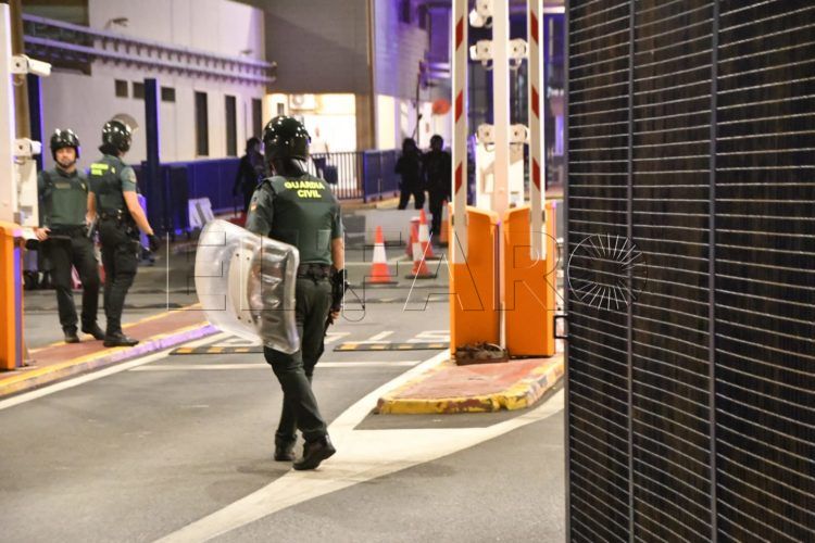 frontera-cerrada-intento-entrada-inmigrantes-12