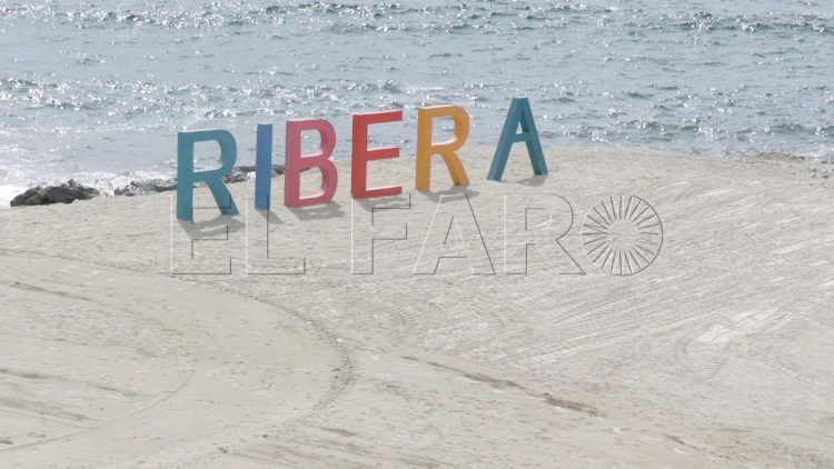letras-playas-ribera-benitez-motivo-critica
