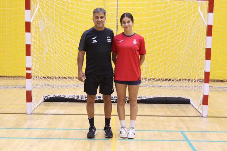 noor-amar-jugadora-balonmano-estudiantes-entrena-seleccion-espanola