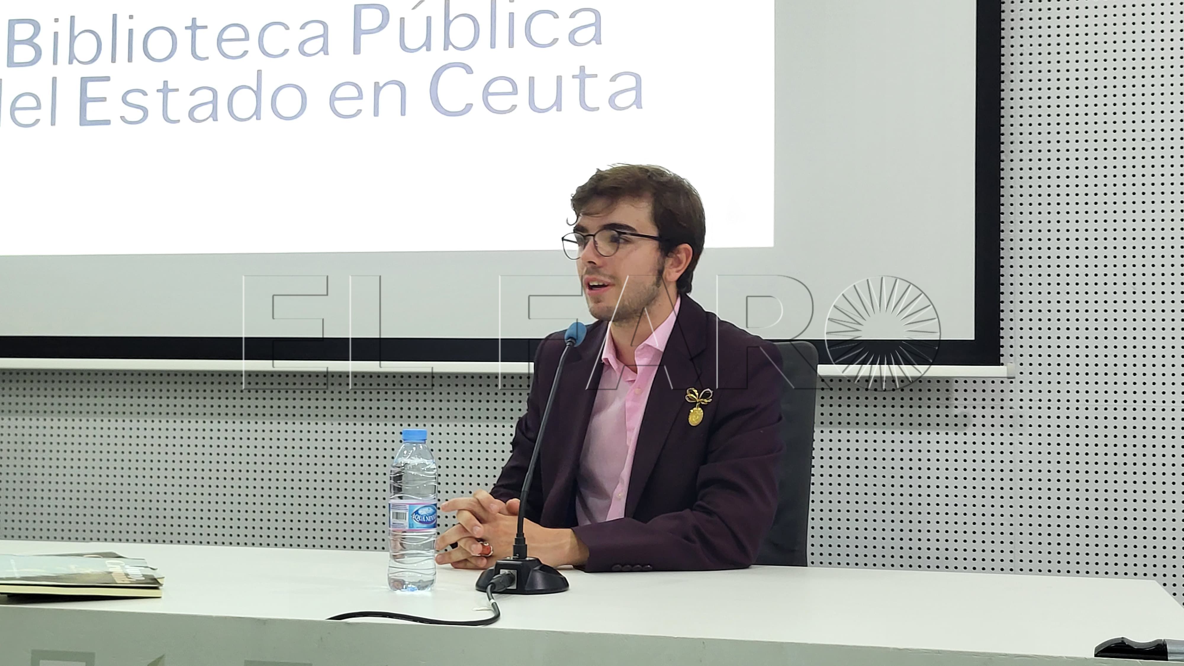 presentacion-libro-martin-godoy-biblioteca-6
