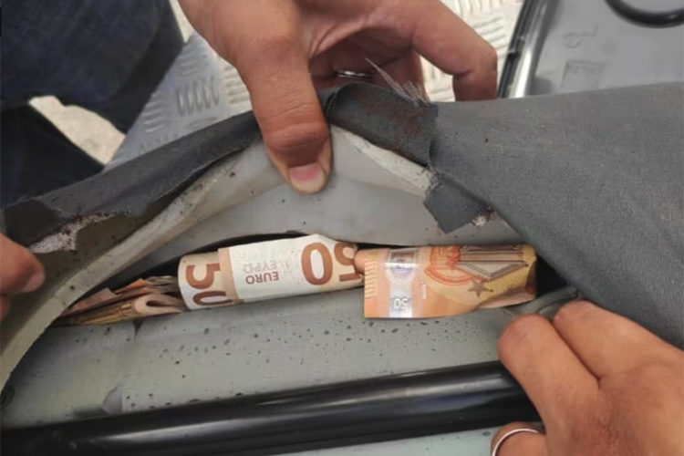 senegales-intenta-pasar-fortuna-yuanes-euros-frontera