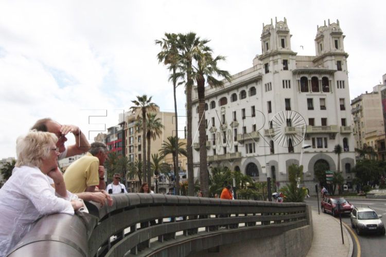 viajeros-extranjeros-crecen-2023-ceuta-turistas-ine