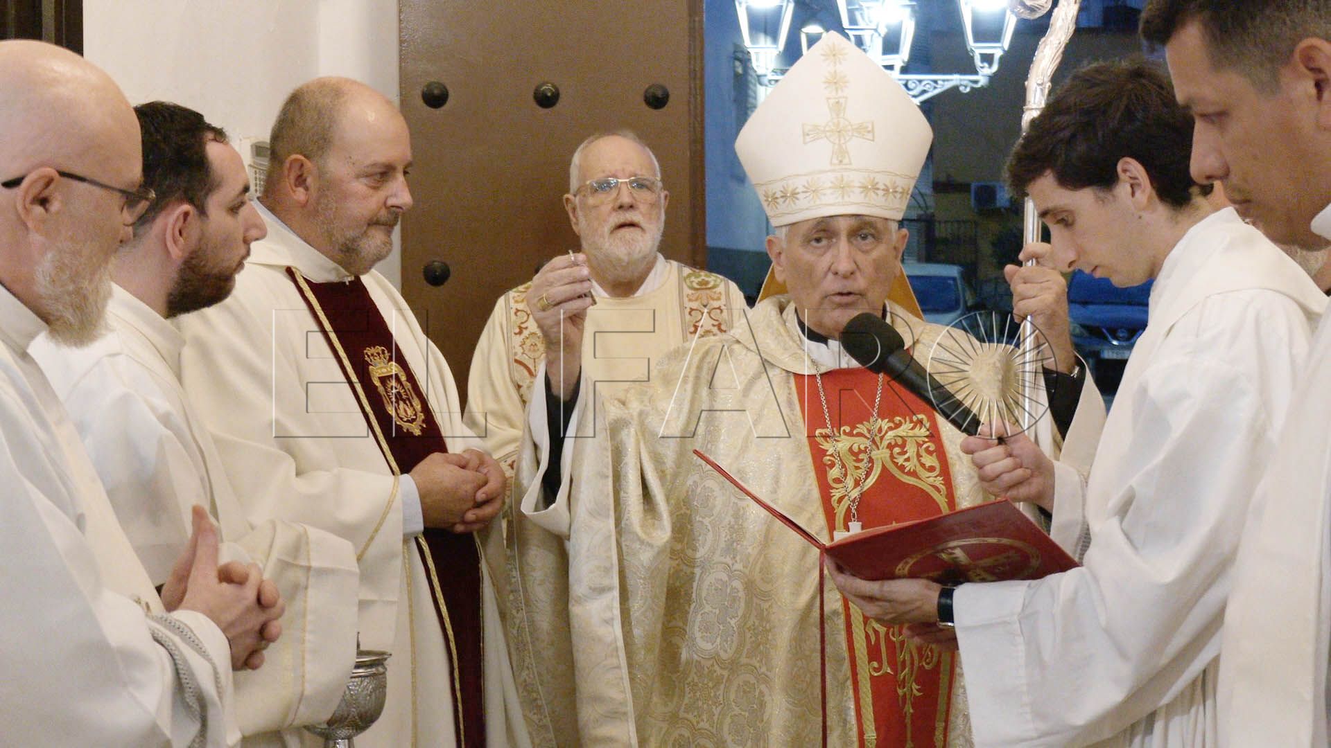 antonio-aguilar-recibe-llaves-nuevo-parroco-san-juan-dios