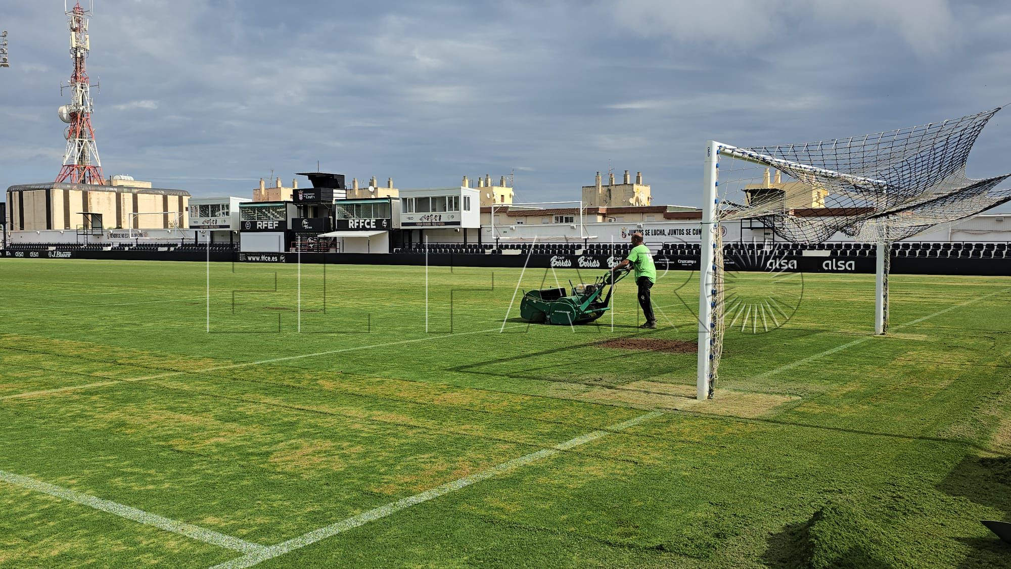 cambio-cesped-estadio-alfonso-murube-11