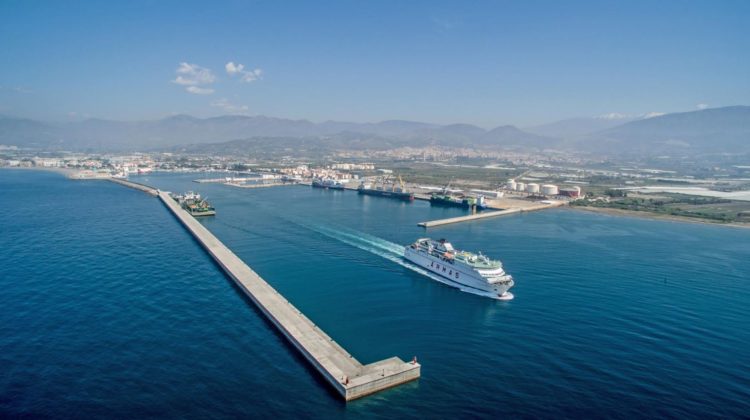 armas-trasmediterranea-barco-2