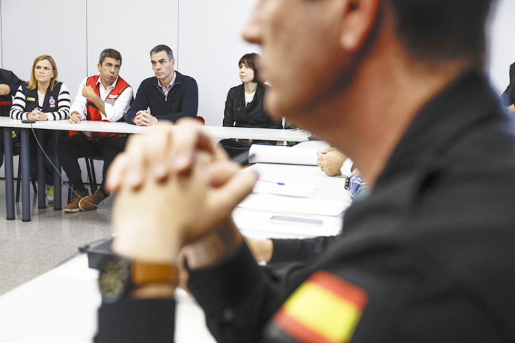 dana-valencia-pedro-sanchez-despliegue-militares-guardias-civiles-policias