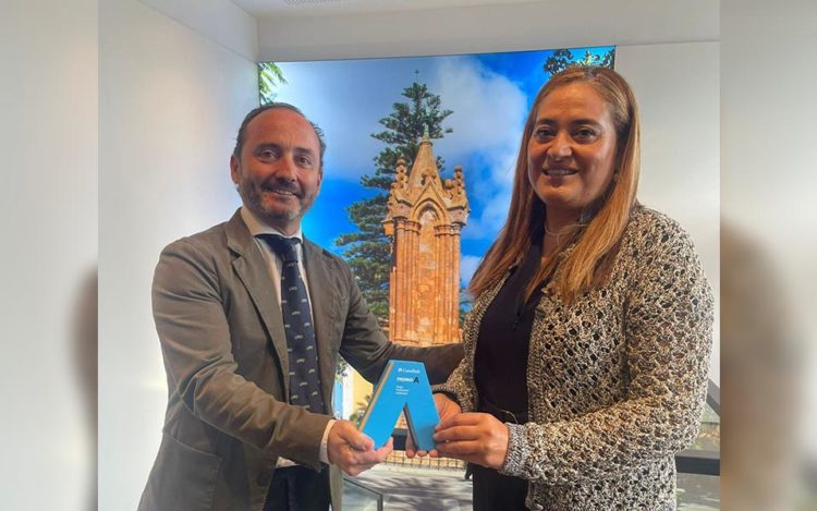 fatiha-lahasen-premio-mujer-profesional-autonoma-caixabank