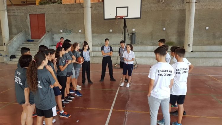 fbc-seguira-cursos-arbitros-preparara-selecciones-baloncesto-002