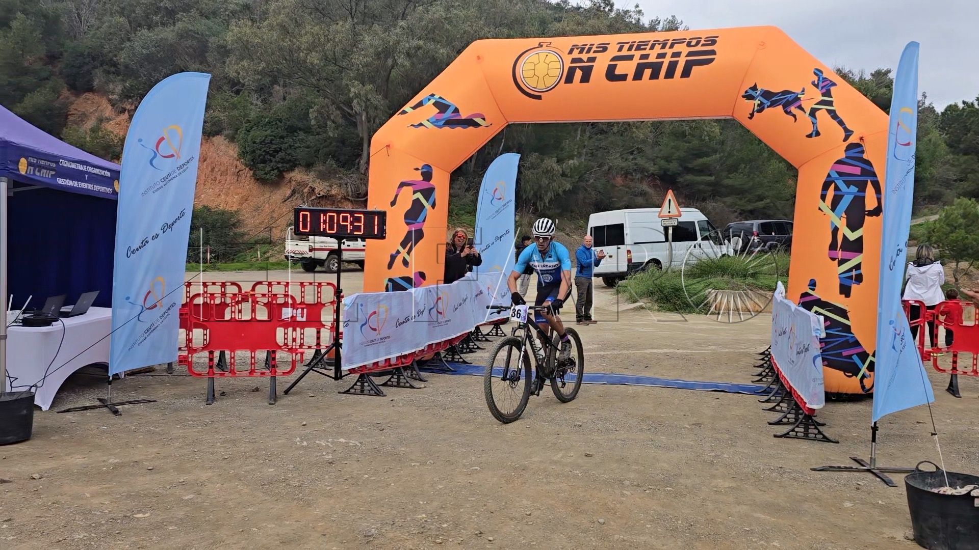 ganadores-media-maraton-btt-ciclismo-entrega-trofeos-13