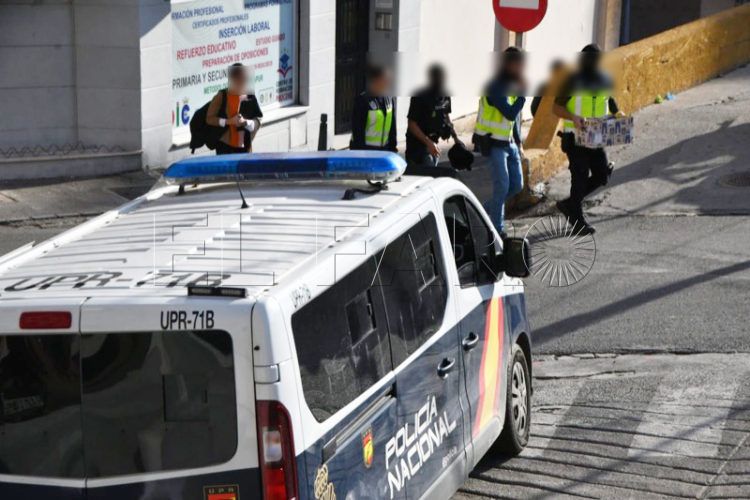 operacion-policia-nacional-registro-sardinero-008