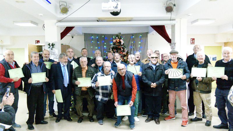 entrega-premios-comida-navidad-centro-mayores-imserso-014