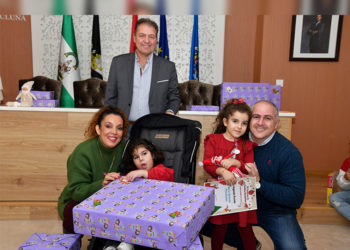 hermanas-bennis-aouad-premio-colegio-medicos-postales-navidenas-3