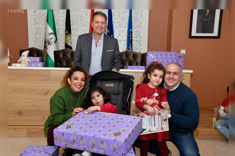 hermanas-bennis-aouad-premio-colegio-medicos-postales-navidenas-3