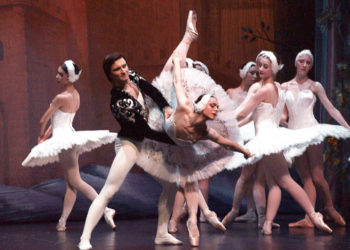 lago-cisnes-international-ballet-company-combinacion-perfecta-historia-musica-coreografia-002