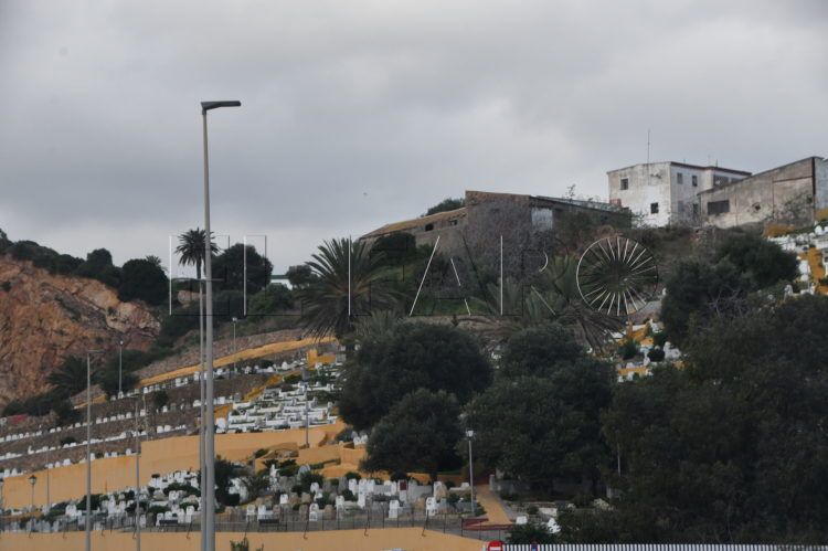 obras-cementerio-sidi-embarek-afectadas-presencia-artefactos-3