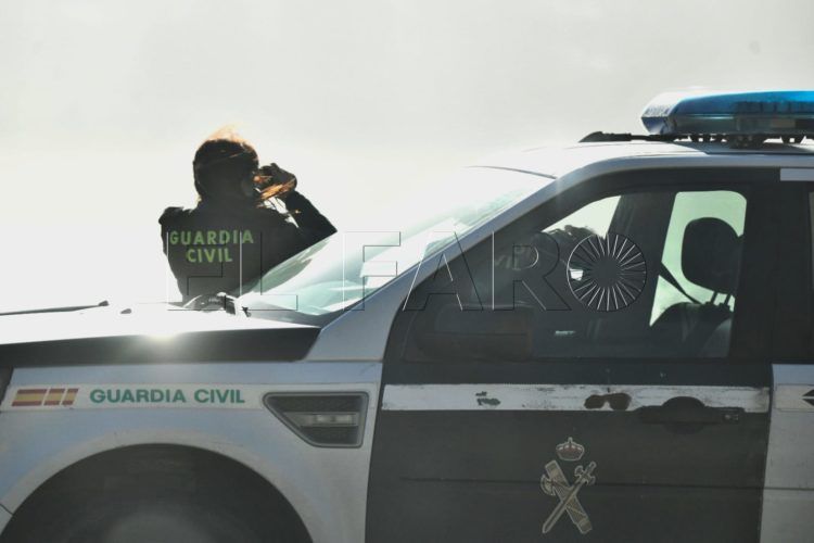 rescates-guardia-civil-limite-mar-inmigrantes-espigon-tarajal-3