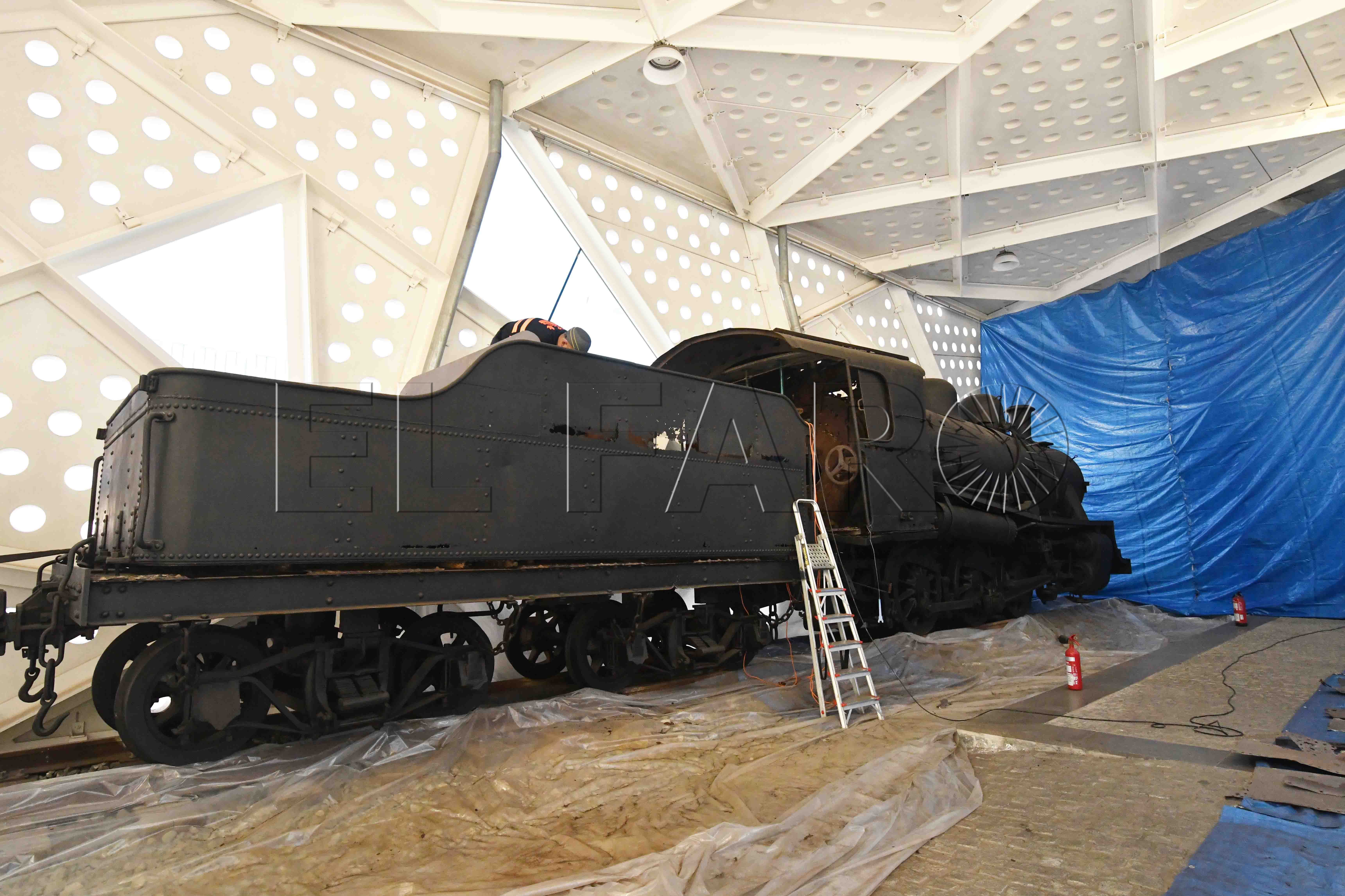 restauracion-locomotora-estacion-ferrocarril-23