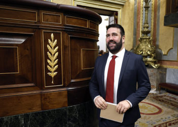 teorias-extranas-espacio-aereo-sahara-congreso-bildu-albares
