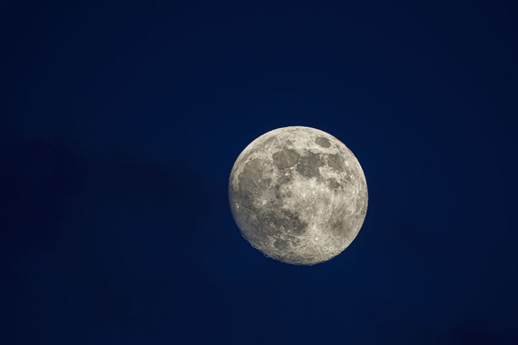 luna-llena-fria-lluvia-de-estrellas-geminidas