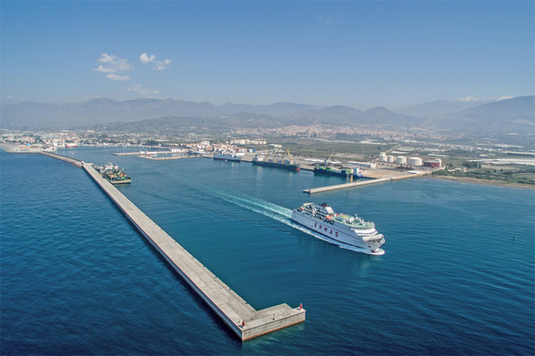 armas-trasmediterranea-refuerza-conexiones-melilla-almeria-motril