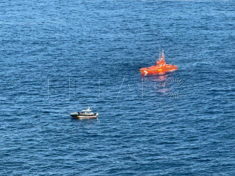 guardia-civil-salvamento-maritimo-inmigrantes-santa-catalina-sirena-punta-almina-10