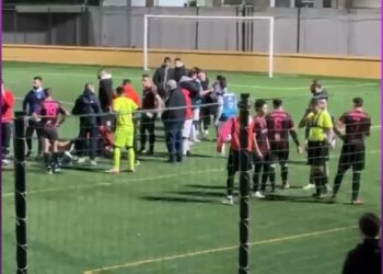 pelea-encuentro-regional-preferente-jugadores-inter-ceuta-sporting-2