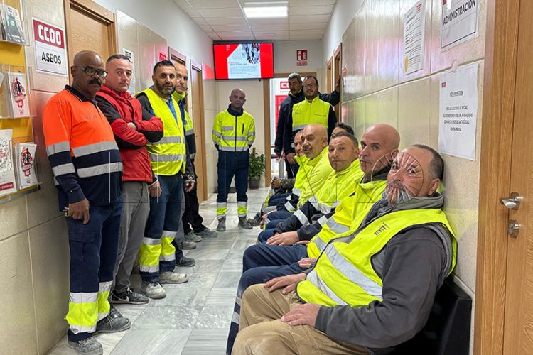 trabajadores-estructuras-estrecho-meses-sin-cobrar