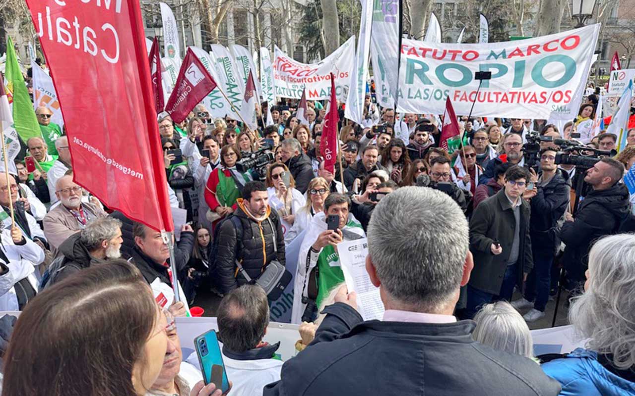 Colegio-Médicos-Sindicato-Médico-manifestación-Madrid-001
