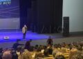 aguilera-meni-sacan-risas-revellin-humor