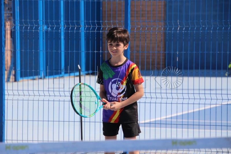 broche-oro-primer-torneo-tenis-2025-005