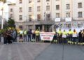 cacerolas-silbatos-impagos-estructuras-estrecho-003