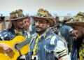 comparsa-caballas-lanzan-canas-cuartos-falla-10