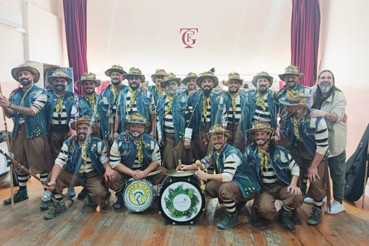 comparsa-caballas-lanzan-canas-cuartos-falla-11