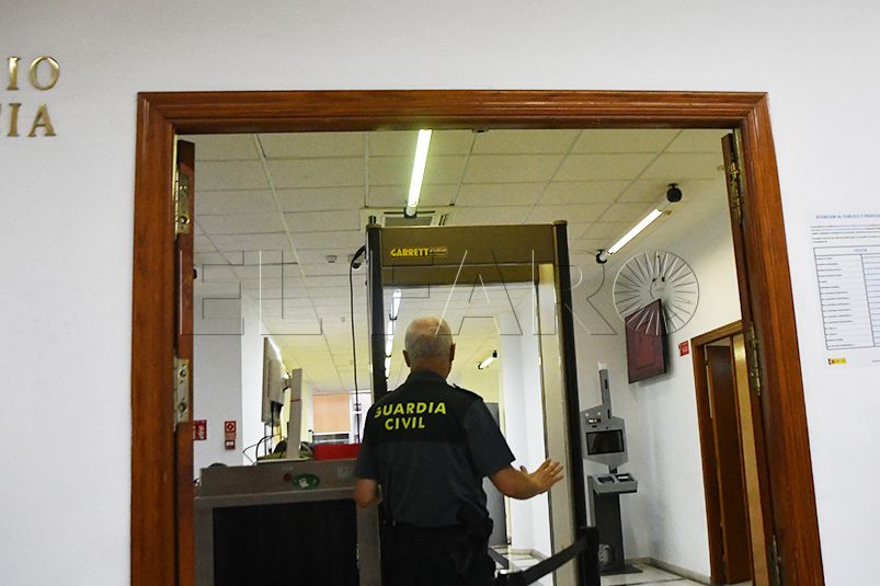 destrozo-maquina-salon-juegos-paga