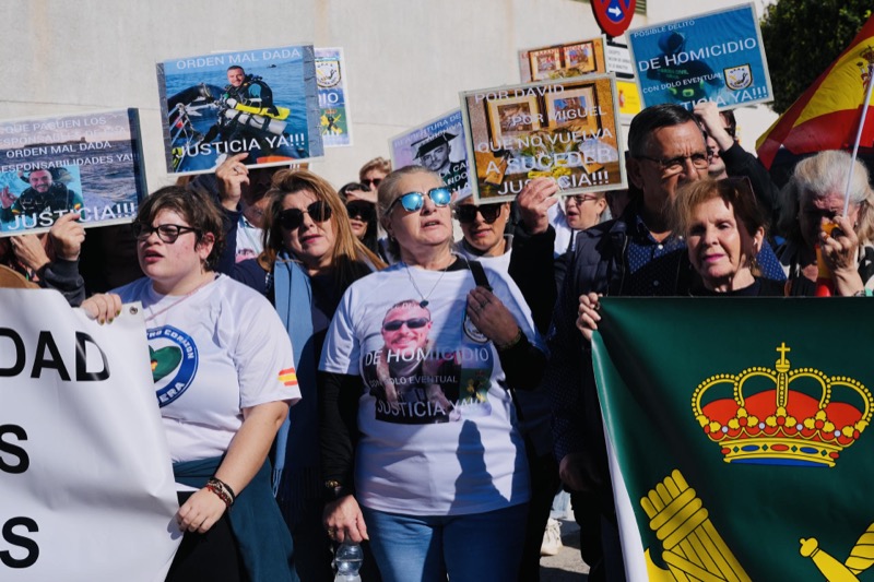 homenaje-concentracion-guardias-civiles-asesinados-barbate