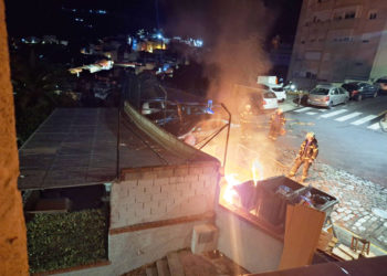 incendio-contenedores-colonia-gatos-004