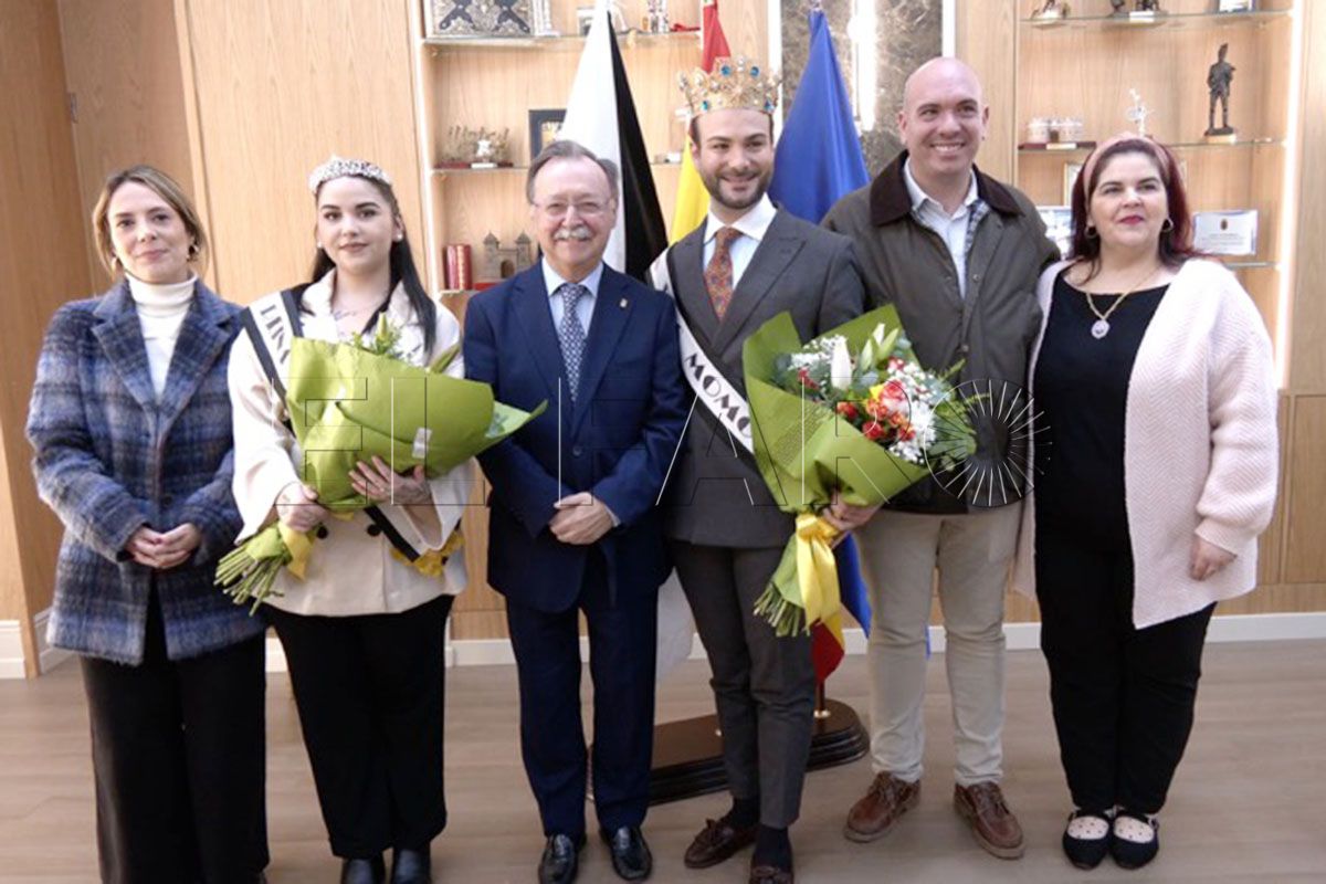 juan-vivas-recibe-reina-carnaval-dios-momo-despacho-011-portada