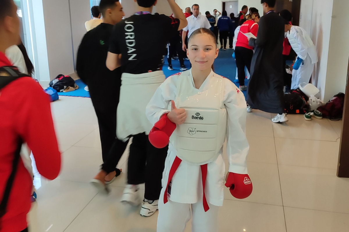 julia-melgar-realiza-gran-trabajo-youth-league-emiratos-arabes-karate-002